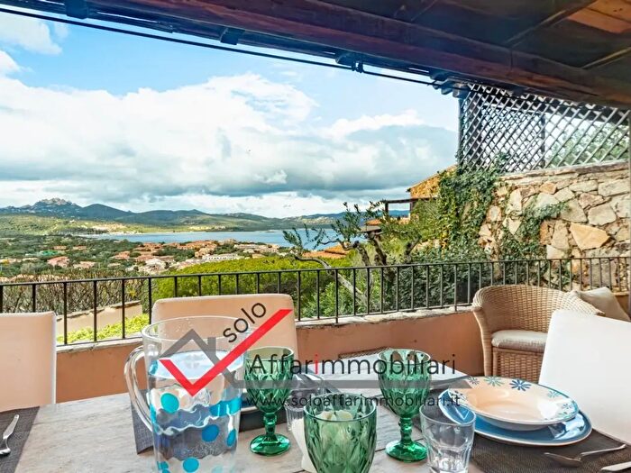 Appartamento con 6 locali in vendita in Olbia