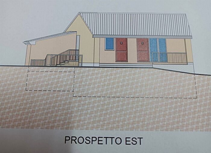 Casa con 8 locali in vendita in San Severino Marche