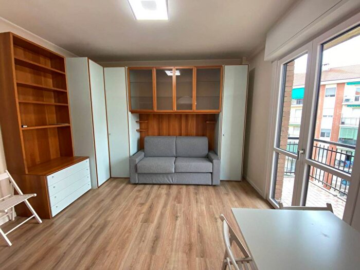 Appartamento monolocale in affitto in Via Zurigo, Bande Nere Inganni, Milano