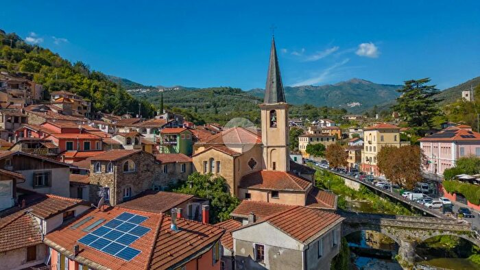 Casa quadrilocale in vendita in Vicolo Doria, Borgomaro