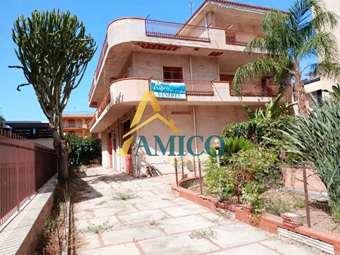 Casa con 10 locali in vendita in Via Antonio Fogazzaro, Bagheria