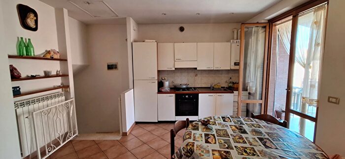 Appartamento quadrilocale in vendita in Via Azelio Laschi, Asciano