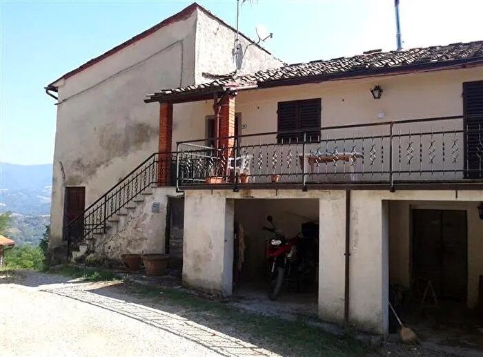 Casa con 15 locali in vendita in Vicchio, Vicchio