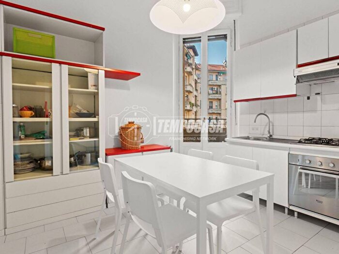 Appartamento trilocale in affitto in Piazzale PIOLA, Città Studi, Milano