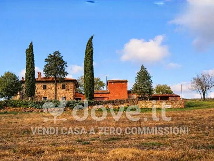 Casa con 6 locali in vendita in Vocabolo Entrata, Paciano
