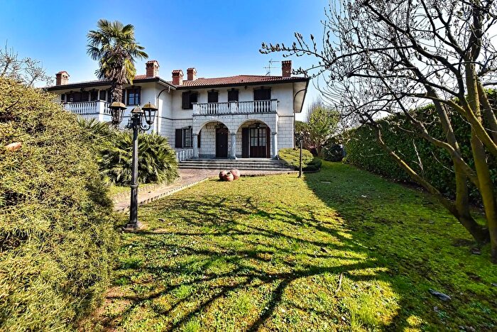 Case in Vendita e in Affitto - 2