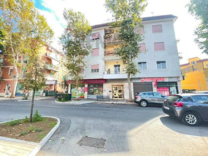 Appartamento trilocale in vendita in Via Trieste, Ciampino