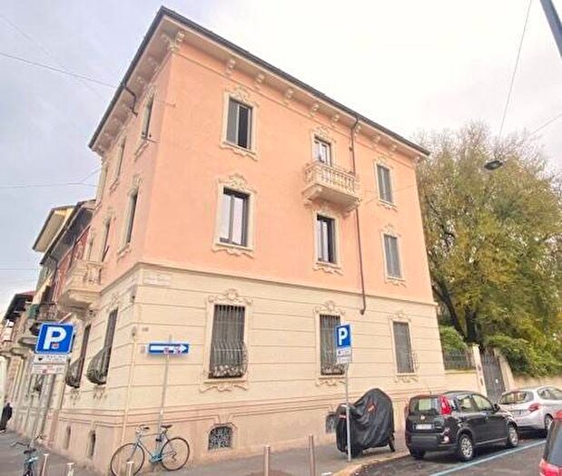 Casa quadrilocale in affitto in Via Nicola Antonio Porpora, Città Studi, Milano