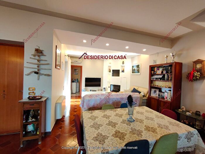 Casa con 5 locali in vendita in Palermo