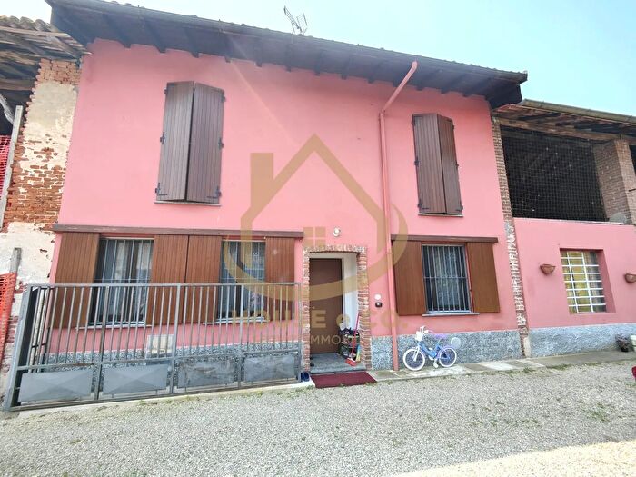 Casa quadrilocale in vendita in Via Giuseppe Campana, Cilavegna