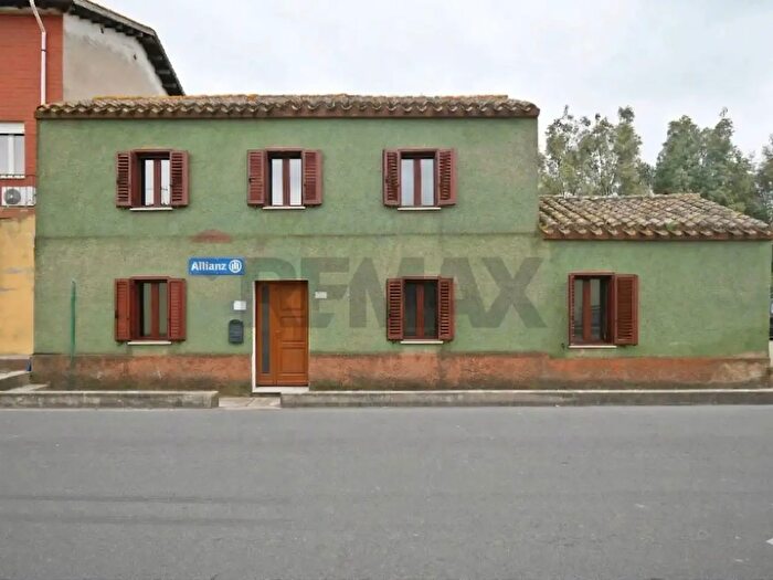 Casa con 6 locali in vendita in Via Roma, Vallermosa