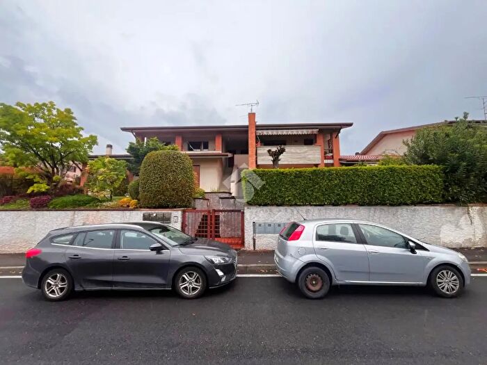 Appartamento trilocale in vendita in Via Don Aldo Moratti, Castiglione Delle Stiviere