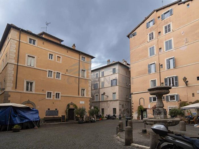 Appartamento trilocale in affitto in Via della Maschera dOro, Piazza Navona, Roma