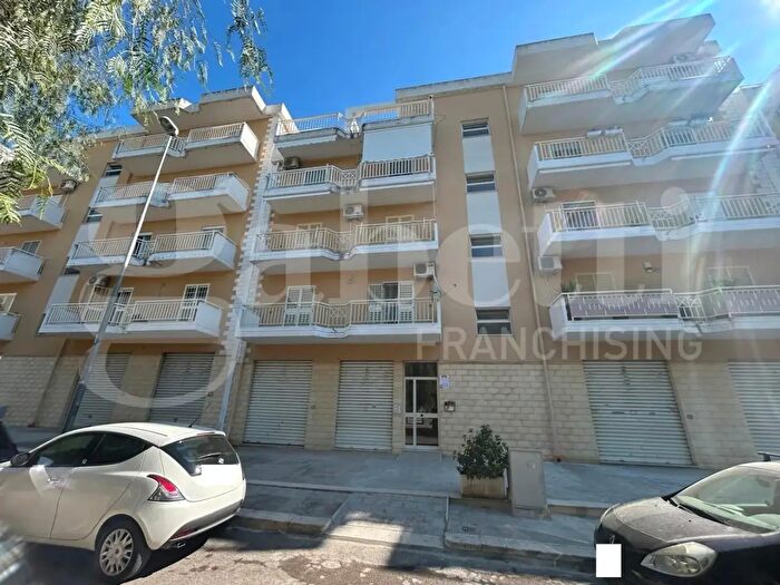 Appartamento con 5 locali in vendita in Canosa Di Puglia