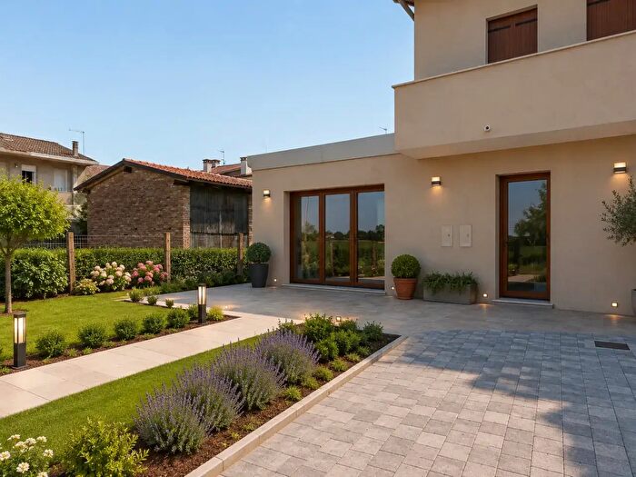 Casa con 7 locali in vendita in Via Monte Grappa, Albignasego