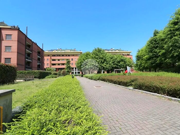 Appartamento trilocale in vendita in Via Palmanova, Rho