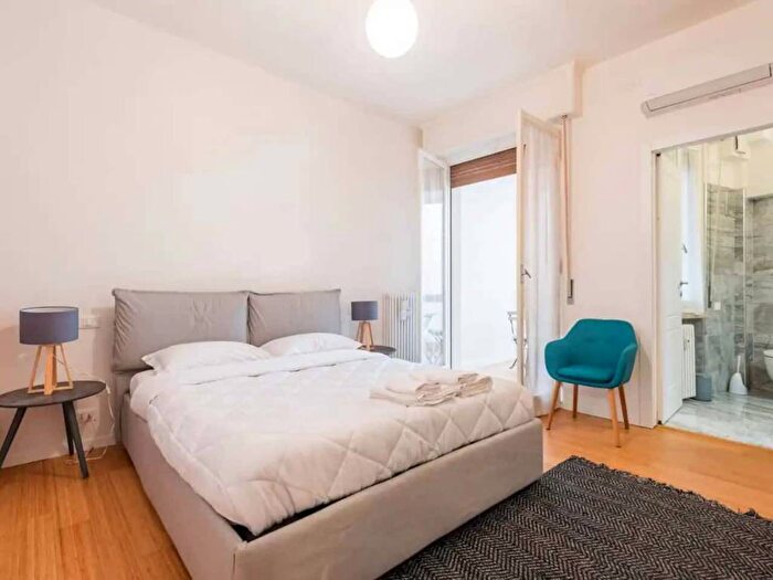 Appartamento trilocale in affitto in Vicolo Leoni, Centro Storico, Verona