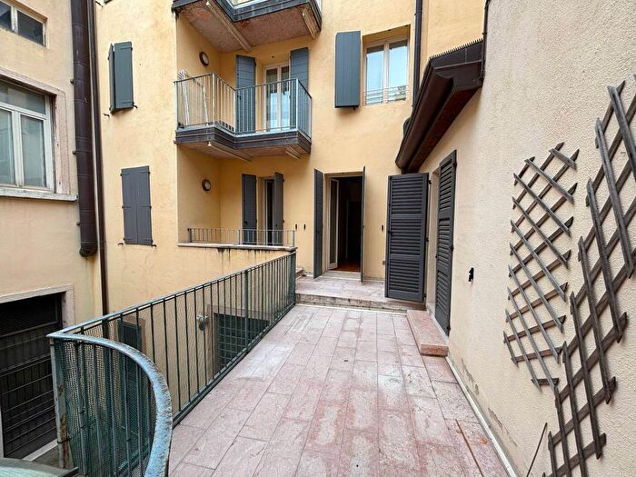 Appartamento quadrilocale in affitto in Centro Storico, Verona