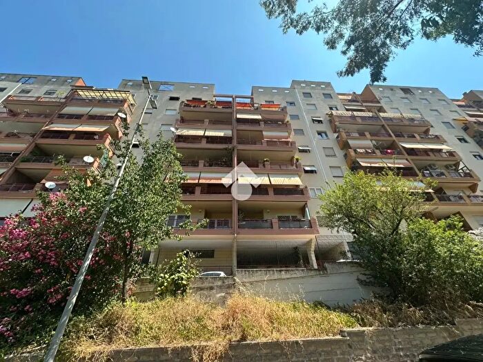 Appartamento quadrilocale in affitto in Via Joyce, Roma