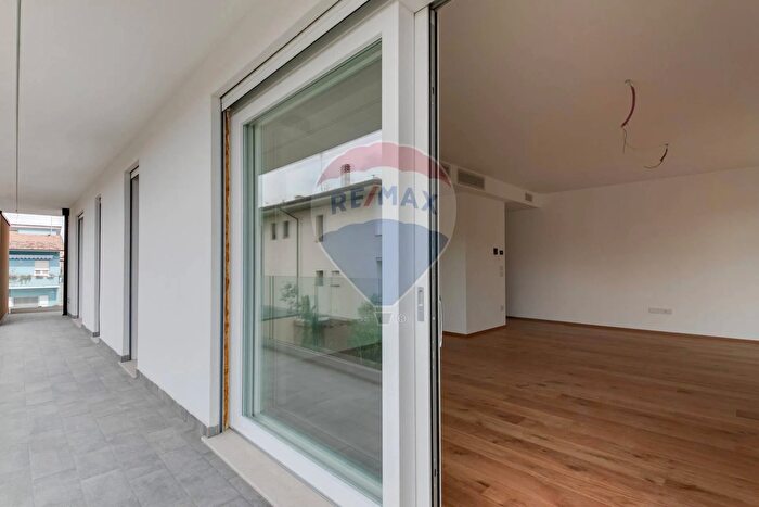 Appartamento quadrilocale in vendita in Via Carlo Farini, Cesena