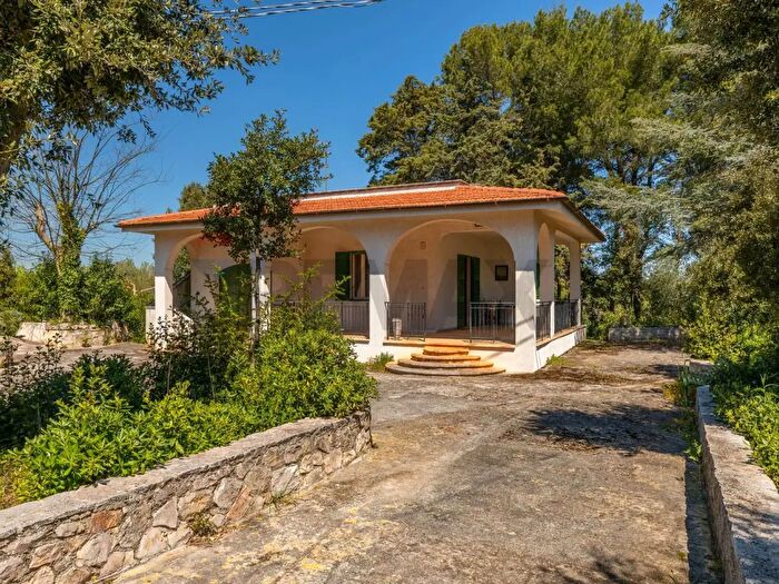 Casa trilocale in vendita in Via Ostuni, Martina Franca