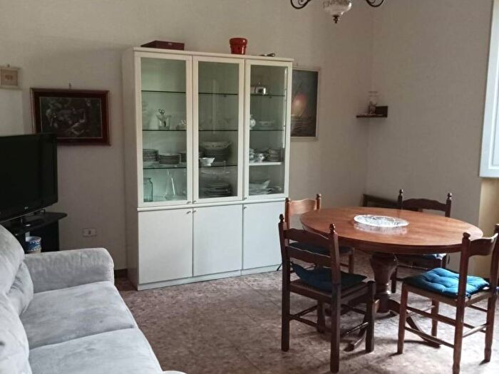 Casa con 6 locali in affitto in Cafaggio Grignano, Prato