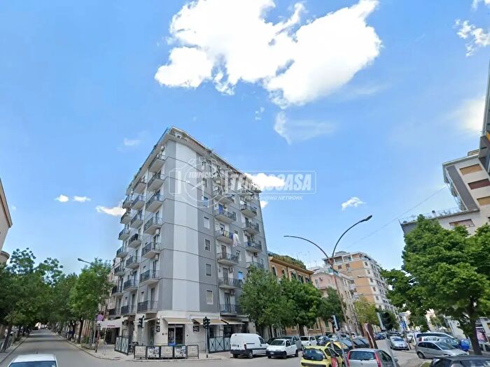 Appartamento trilocale in vendita in Via Francesco Crispi, Foggia