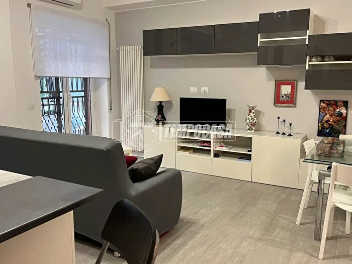Appartamento bilocale in affitto in Via Marco Celio Rufo, Roma