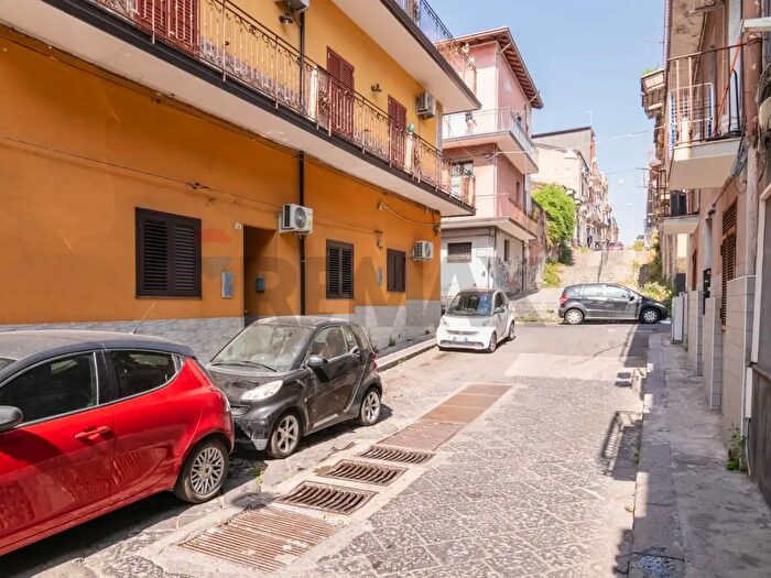 Appartamento quadrilocale in vendita in Via Costantino, Catania