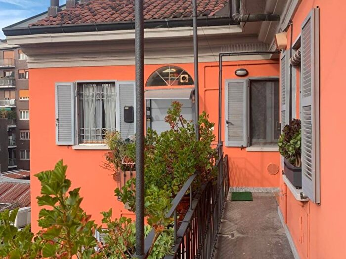 Appartamento bilocale in affitto in Via Cerano, Solari, Milano