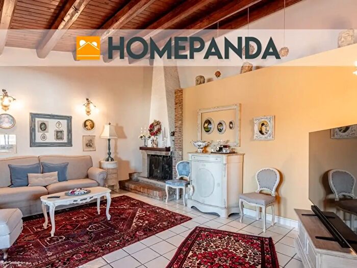Casa con 10 locali in vendita in Via San Luca, Augusta