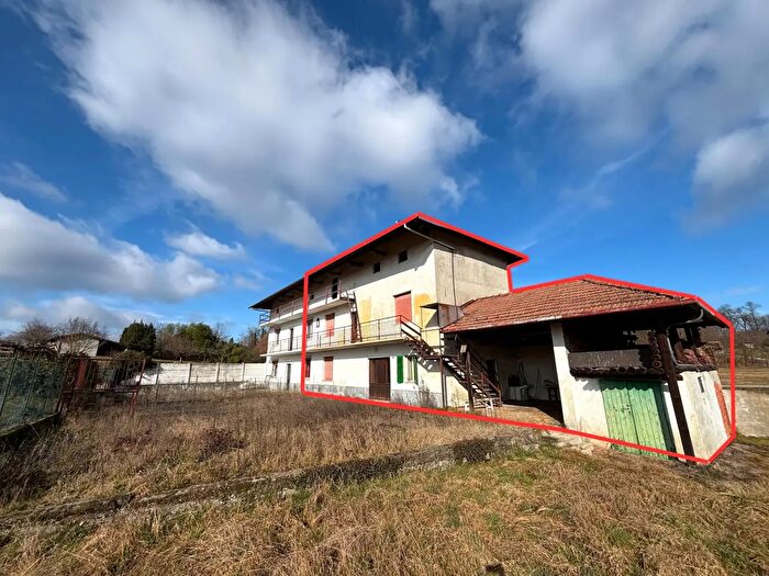 Casa quadrilocale in vendita in Via Caola, GatticoVeruno