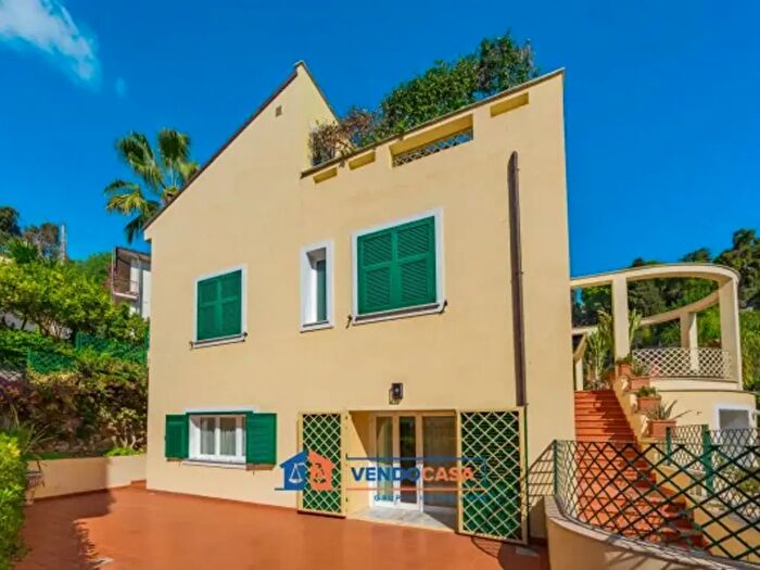 Appartamento trilocale in vendita in Via Cardellino, Alassio