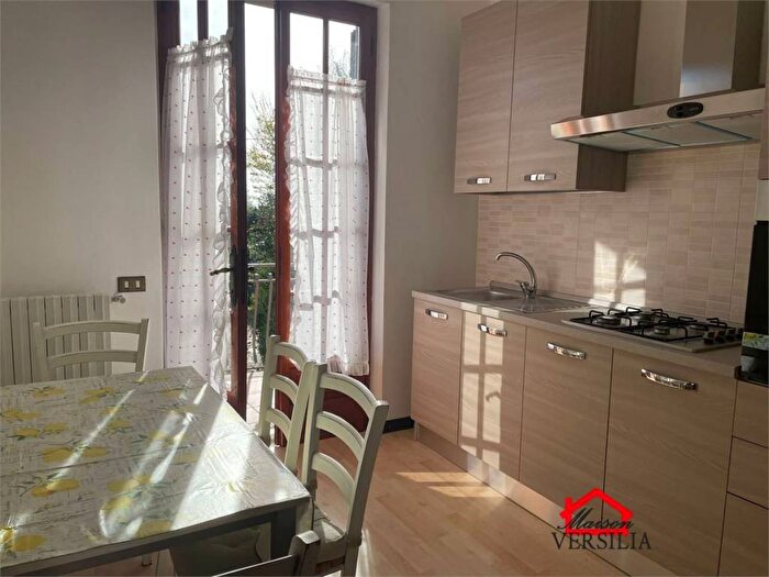 Appartamento trilocale in affitto in Turano, Massa