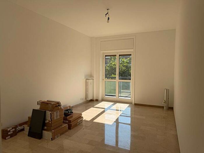 Appartamento bilocale in affitto in Viale Campania, Plebisciti Susa, Milano