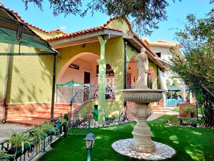 Casa in vendita in Montebello Jonico