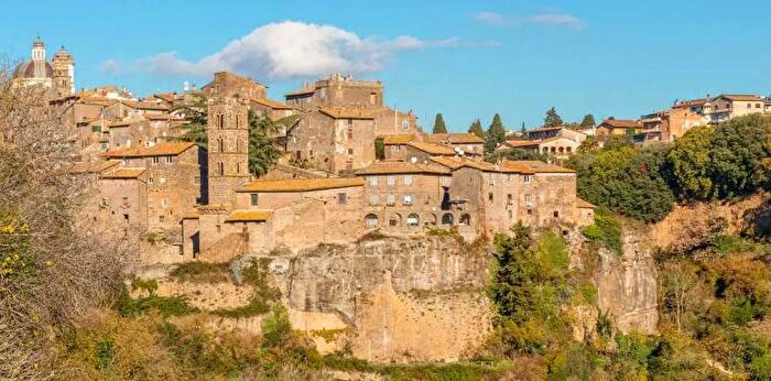 Appartamento trilocale in affitto in Corso Umberto I, Centro, Ronciglione