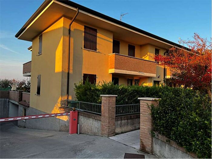 Appartamento quadrilocale in affitto in via Europa, Eremo, Curtatone