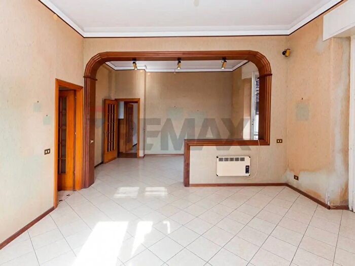 Appartamento trilocale in vendita in Via Bonfiglio, Catania