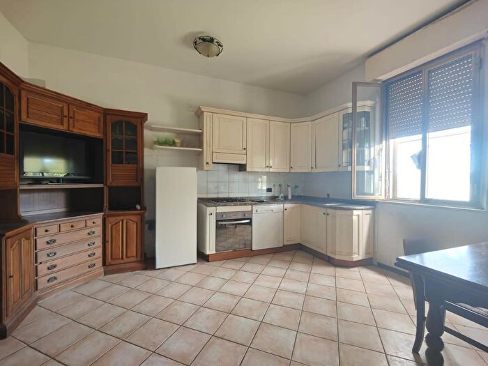 Casa con 8 locali in vendita in Fucecchio