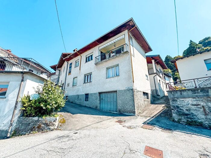 Casa con 5 locali in vendita in Via di Mezzo, Stresa