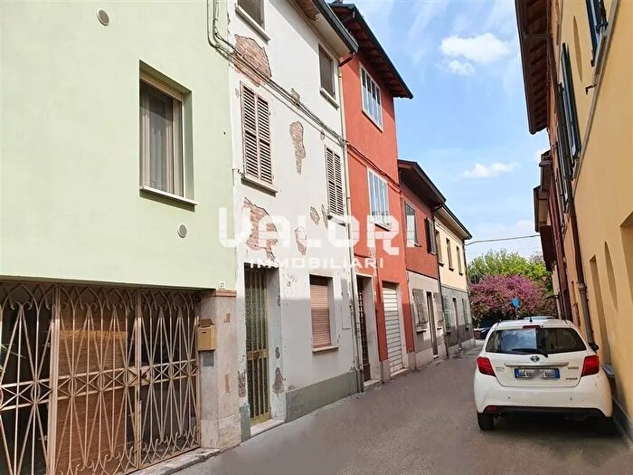 Case in Vendita e in Affitto - 2