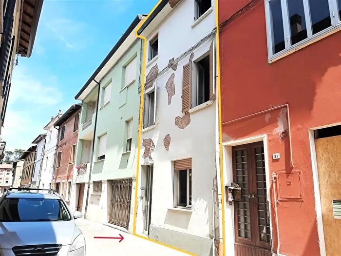 Casa quadrilocale in vendita in Via Fioroni, Solarolo