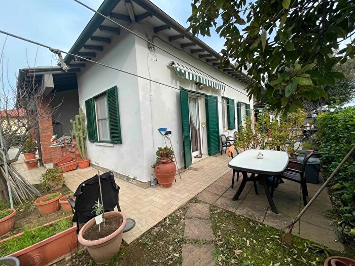 Casa quadrilocale in vendita in Rosignano Marittimo