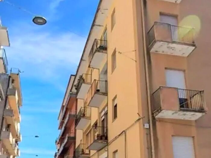 Appartamento con 5 locali in vendita in Via Francesco Crispi, Catanzaro