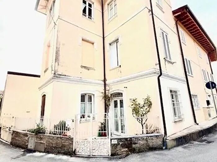 Appartamento quadrilocale in vendita in Pietrasanta