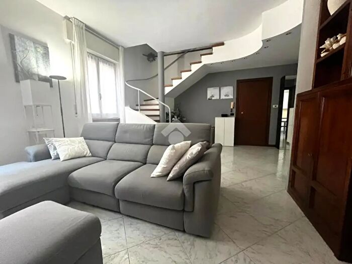 Appartamento trilocale in vendita in Via Bonzi, Madignano