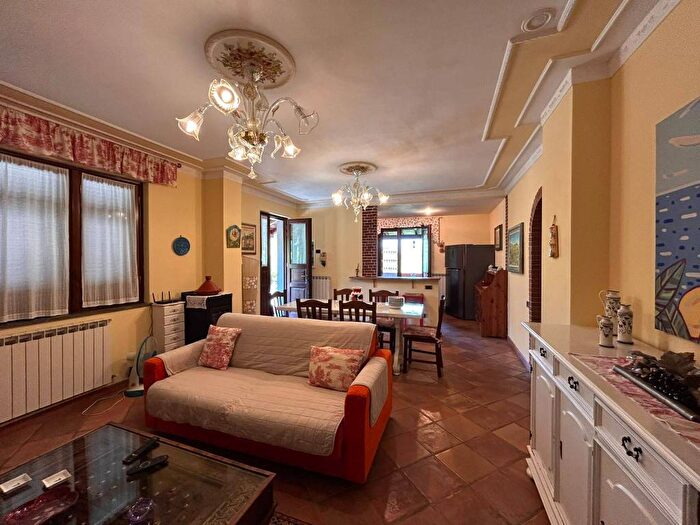 Casa con 6 locali in affitto in Via Giacomo Matteotti, Riccò del Golfo di Spezia