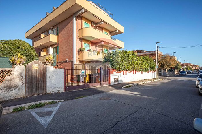 Appartamento trilocale in vendita in Via Rumenia, Pomezia