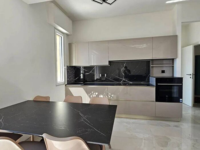 Appartamento trilocale in affitto in Via Filippo Turati, Villetta Valloria, Savona